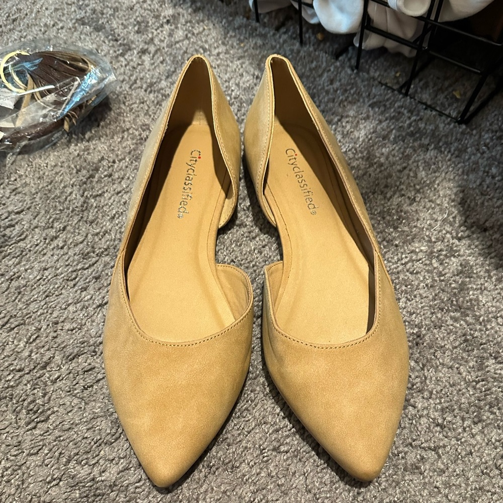 City Classified Nude Flats NWOT